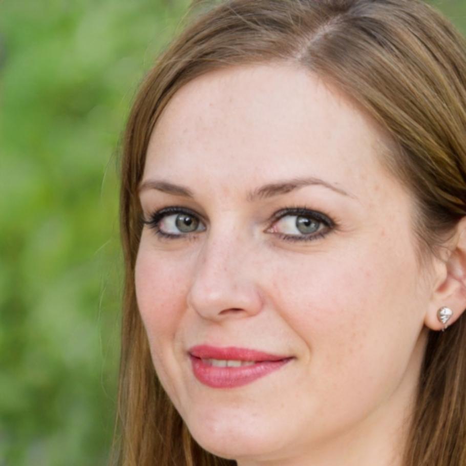 UI Design Programm Teilnehmerin bei der Arbeit